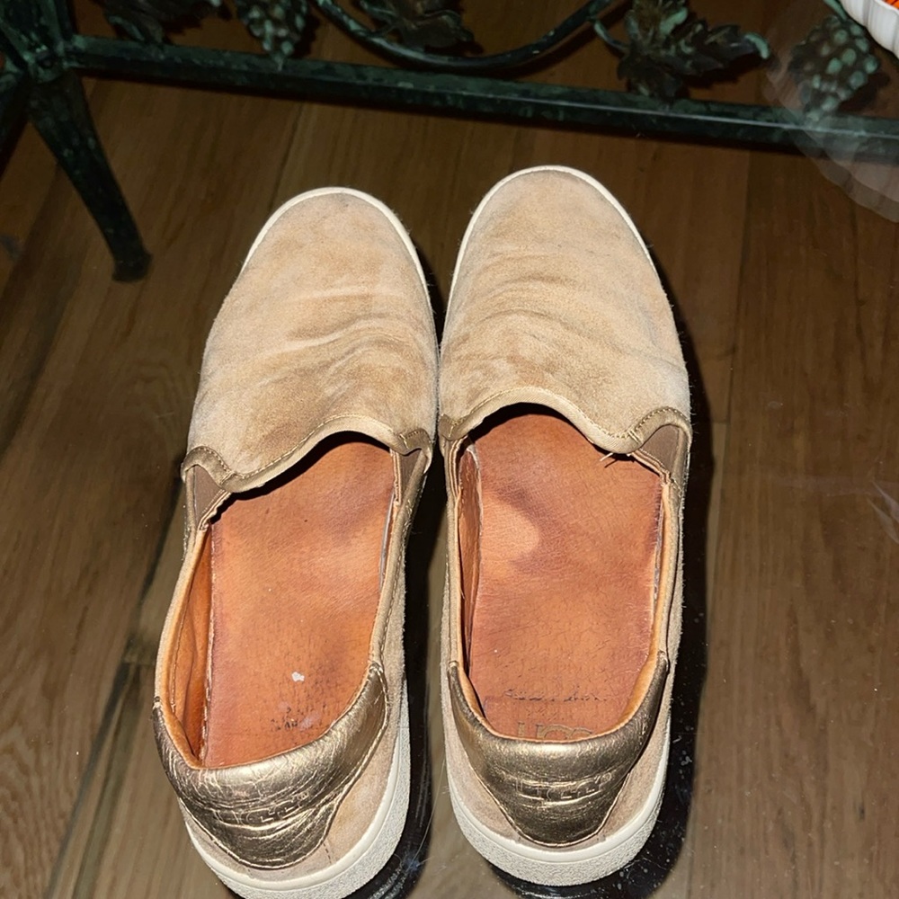 Women’s UGG SHOES